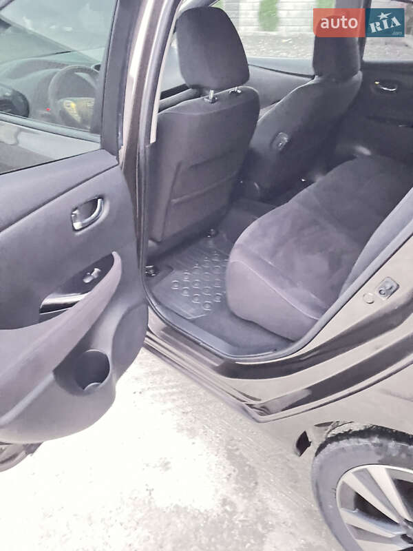 Хетчбек Nissan Leaf 2016 в Костопілі