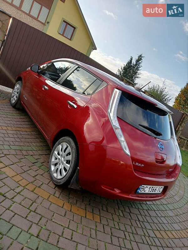 Хэтчбек Nissan Leaf 2015 в Шептицькому