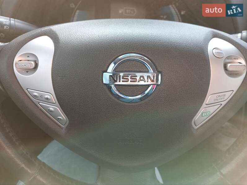 Хэтчбек Nissan Leaf 2015 в Шептицькому