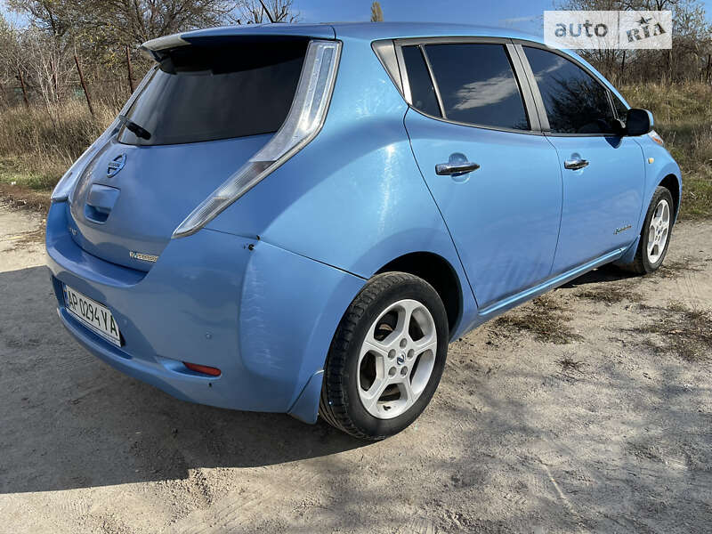 Хэтчбек Nissan Leaf 2013 в Запорожье