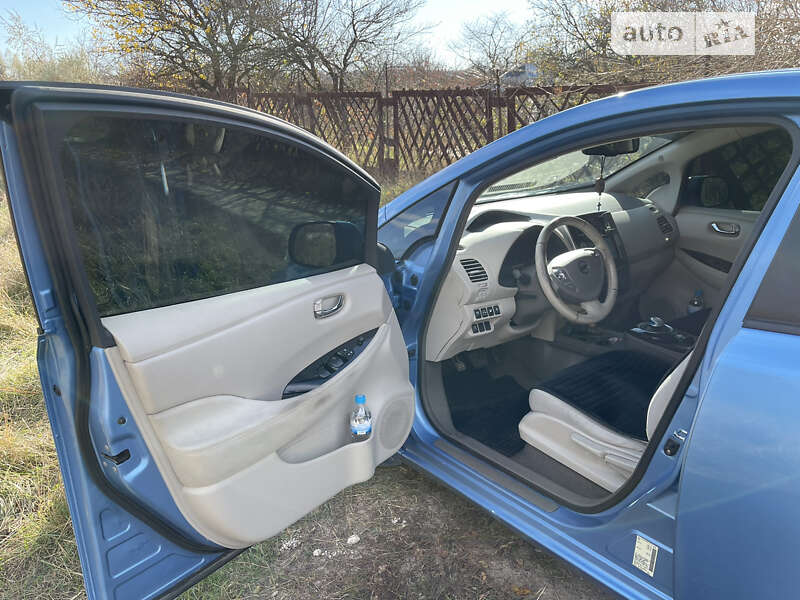 Хэтчбек Nissan Leaf 2013 в Запорожье