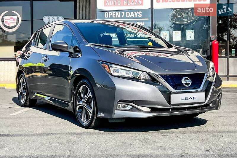 Хэтчбек Nissan Leaf 2021 в Киеве