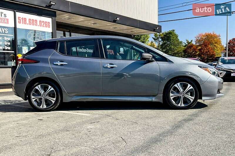 Хэтчбек Nissan Leaf 2021 в Киеве