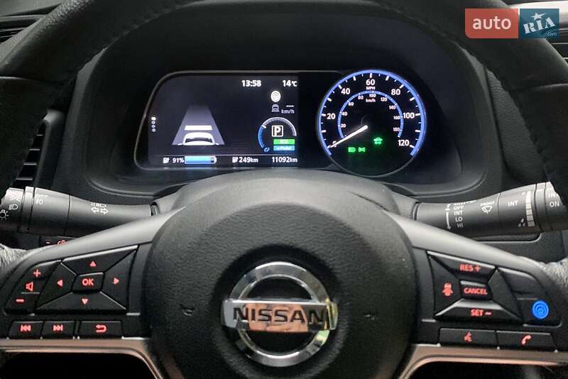 Хэтчбек Nissan Leaf 2021 в Киеве