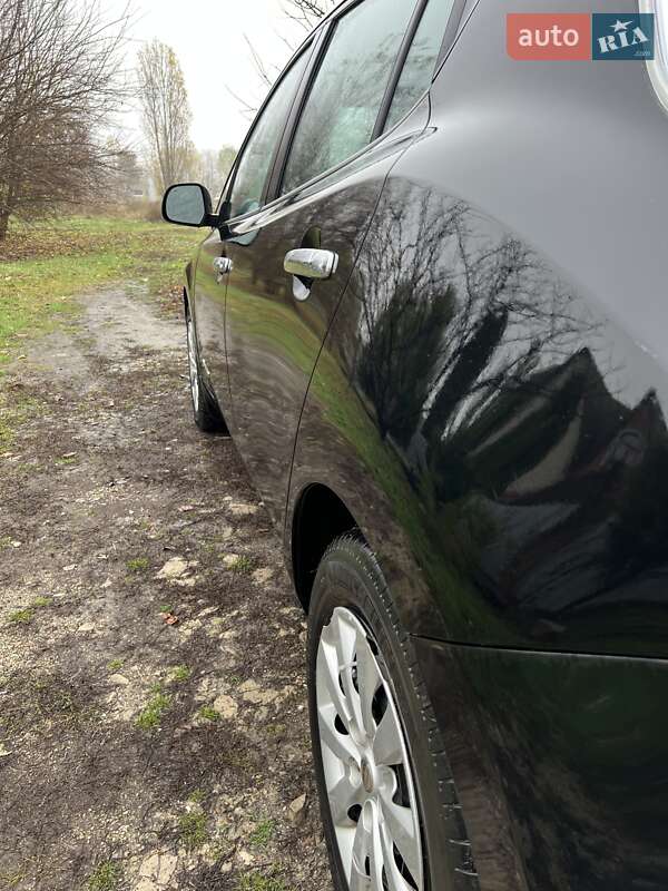 Хэтчбек Nissan Leaf 2013 в Лозовой фото 5 Хэтчбек Nissan Leaf 2013 в Лозовой