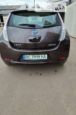 Хэтчбек Nissan Leaf 2016 в Львове