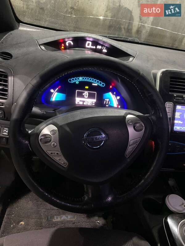 Хэтчбек Nissan Leaf 2013 в Киеве