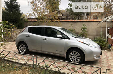Хэтчбек Nissan Leaf 2017 в 