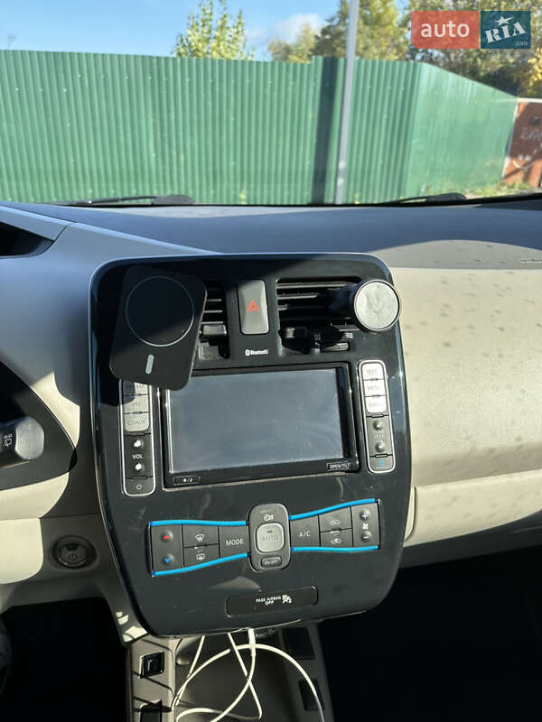 Хэтчбек Nissan Leaf 2011 в Киеве
