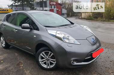 Хетчбек Nissan Leaf 2013 в Дніпрі