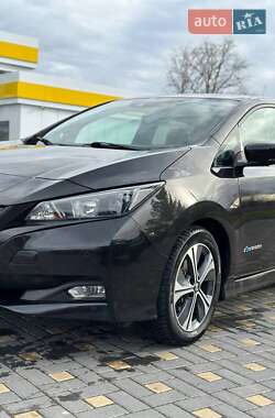 Хэтчбек Nissan Leaf 2018 в 