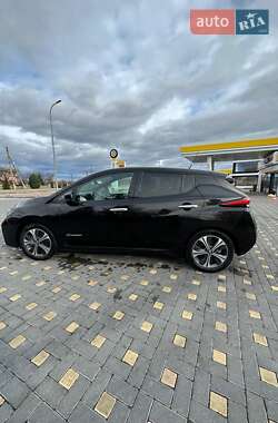 Хэтчбек Nissan Leaf 2018 в 