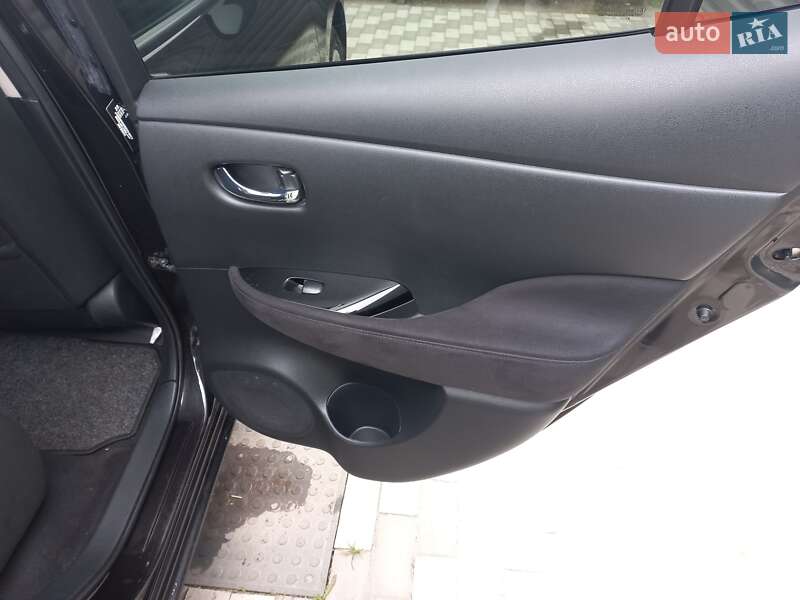 Хетчбек Nissan Leaf 2017 в Житомирі