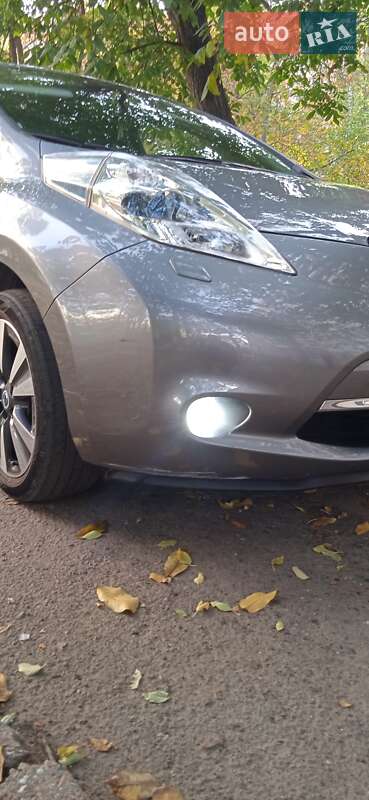 Хэтчбек Nissan Leaf 2014 в Одессе