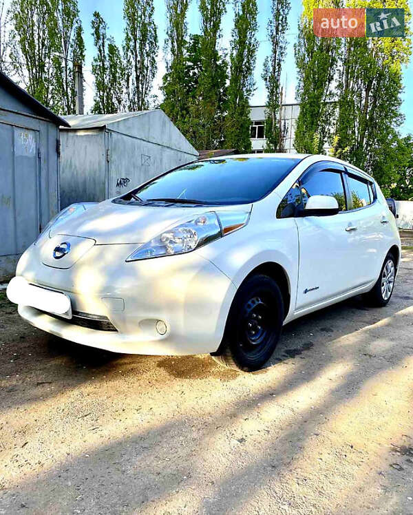 Хэтчбек Nissan Leaf 2016 в Львове фото 4 Хэтчбек Nissan Leaf 2016 в Львове