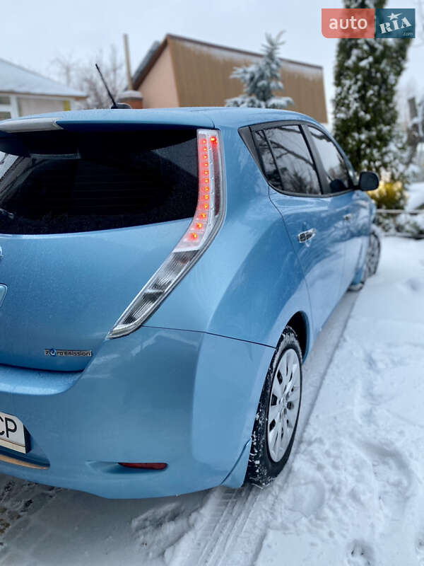 Хетчбек Nissan Leaf 2015 в Семенівці