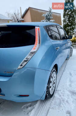 Хэтчбек Nissan Leaf 2015 в Семеновке