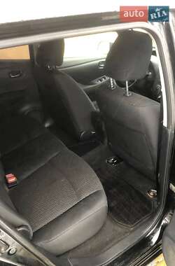 Хэтчбек Nissan Leaf 2013 в 