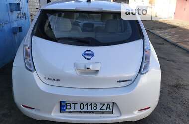 Хэтчбек Nissan Leaf 2014 в Херсоне