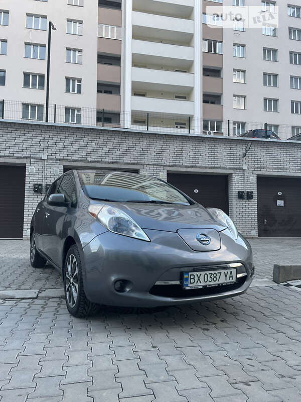 Хэтчбек Nissan Leaf 2014 в Хмельницком