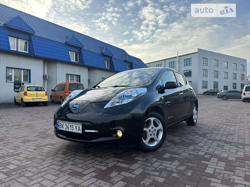 Хэтчбек Nissan Leaf 2012 в Ровно
