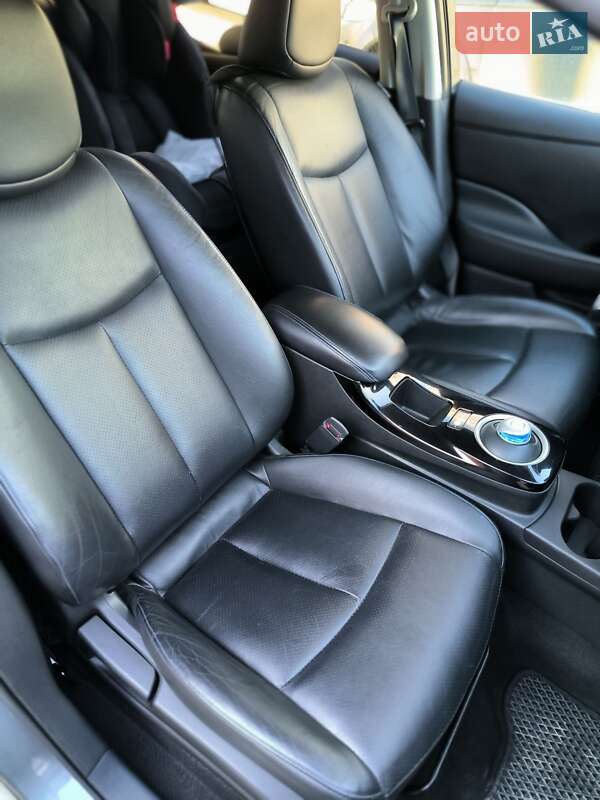 Хэтчбек Nissan Leaf 2014 в Гайвороне