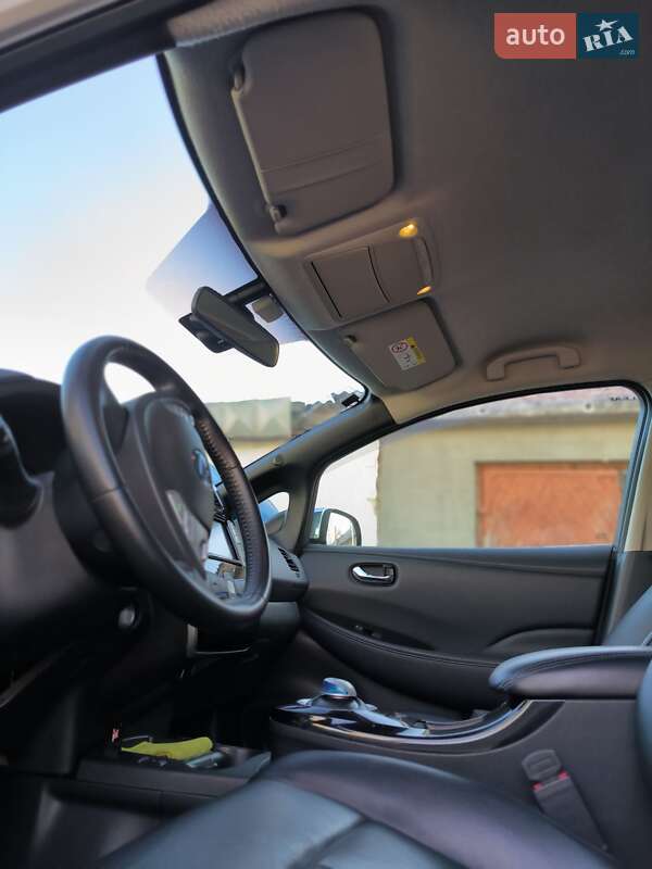 Хэтчбек Nissan Leaf 2014 в Гайвороне