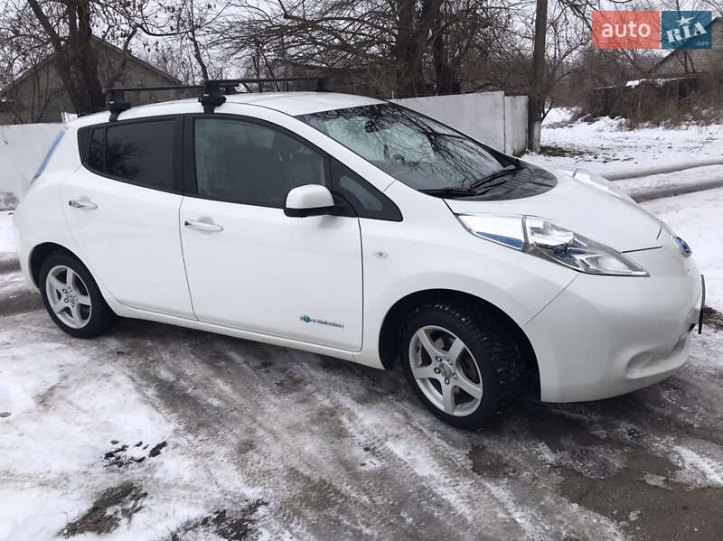 Хэтчбек Nissan Leaf 2014 в Березане