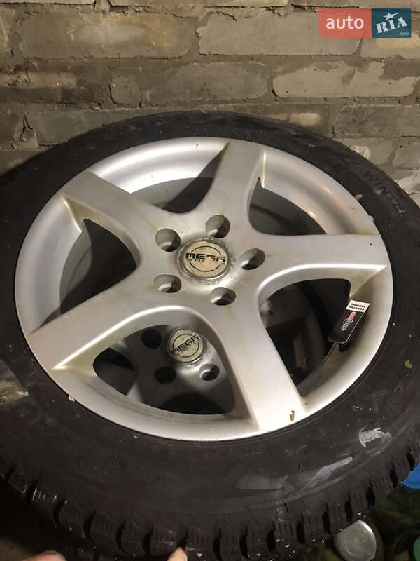 Хэтчбек Nissan Leaf 2014 в Березане