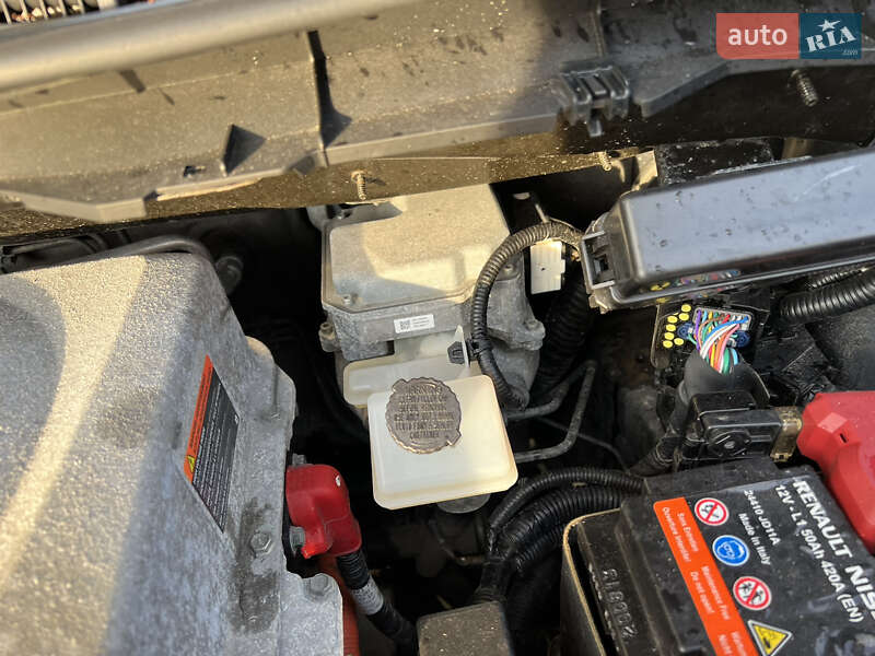 Хэтчбек Nissan Leaf 2013 в Житомире