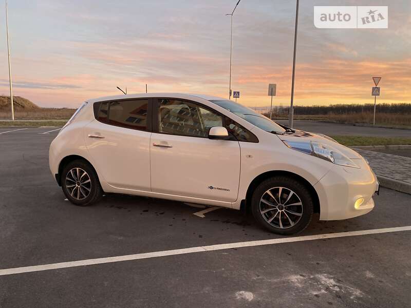 Хетчбек Nissan Leaf 2013 в Вінниці фото 3 Хетчбек Nissan Leaf 2013 в Вінниці