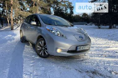 Хэтчбек Nissan Leaf 2015 в Днепре