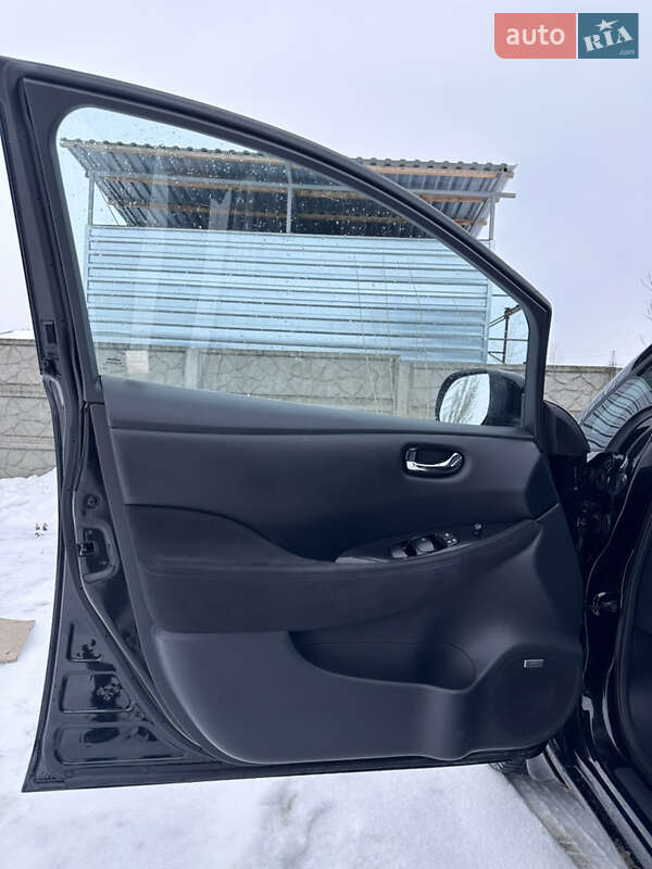 Хетчбек Nissan Leaf 2014 в Житомирі фото 6 Хетчбек Nissan Leaf 2014 в Житомирі