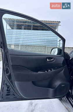 Хэтчбек Nissan Leaf 2014 в 