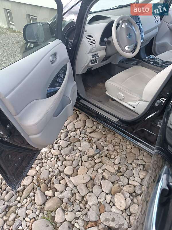 Хетчбек Nissan Leaf 2012 в Ужгороді