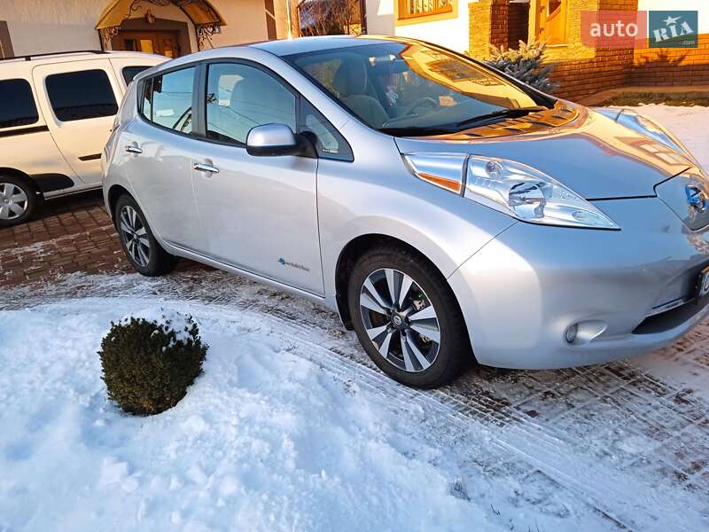 Хэтчбек Nissan Leaf 2016 в Черновцах
