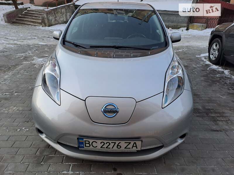 Хэтчбек Nissan Leaf 2014 в Львове