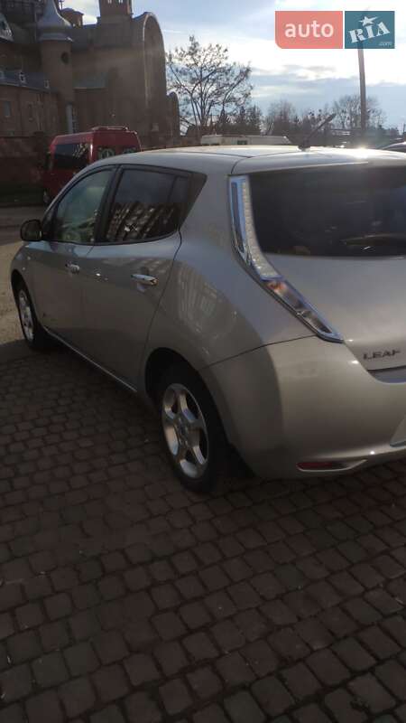 Хэтчбек Nissan Leaf 2011 в Луцке фото 2 Хэтчбек Nissan Leaf 2011 в Луцке