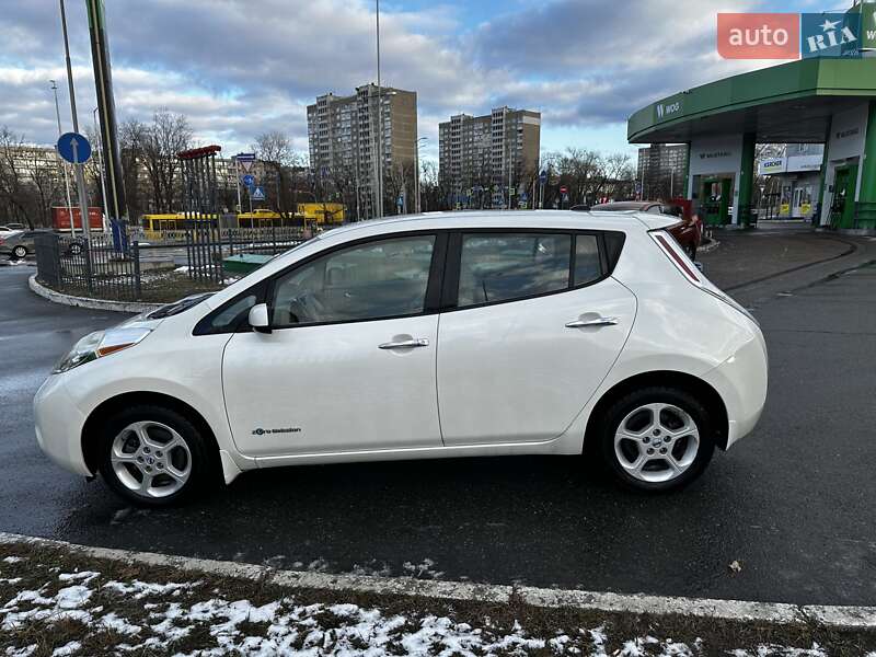 Хэтчбек Nissan Leaf 2014 в Киеве