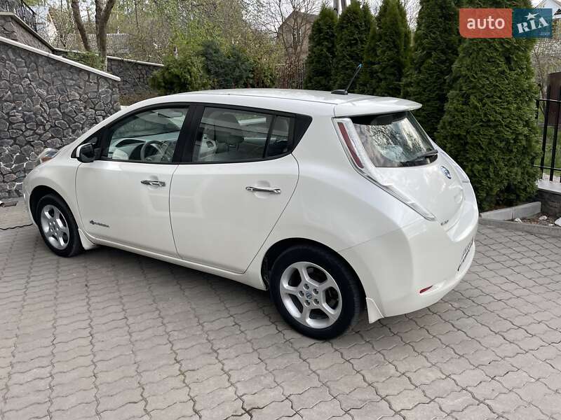 Хэтчбек Nissan Leaf 2014 в Киеве