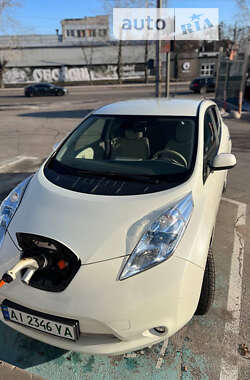 Хетчбек Nissan Leaf 2012 в Вишгороді