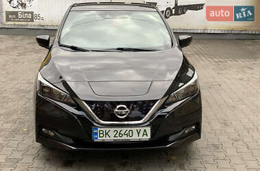 Хэтчбек Nissan Leaf 2018 в 