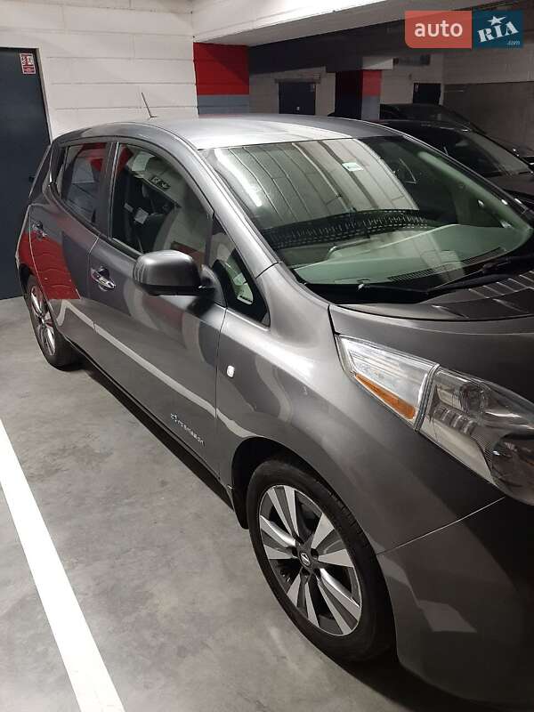 Хэтчбек Nissan Leaf 2016 в Киеве