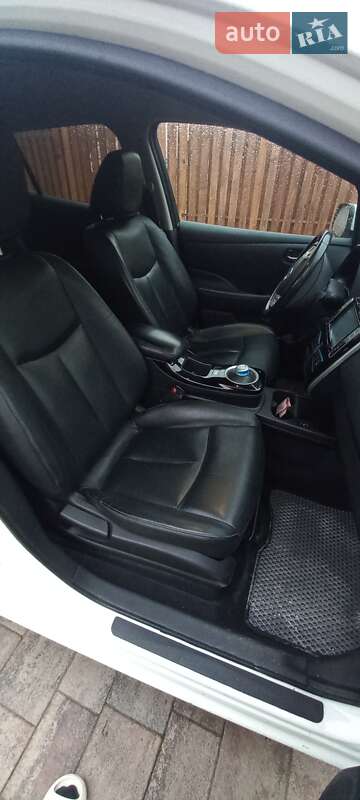 Хетчбек Nissan Leaf 2015 в Івано-Франківську