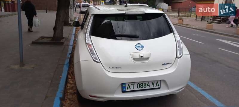 Хетчбек Nissan Leaf 2015 в Івано-Франківську