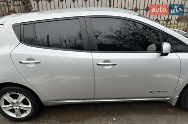 Хэтчбек Nissan Leaf 2015 в Полтаве