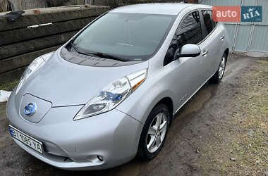 Хэтчбек Nissan Leaf 2015 в Полтаве