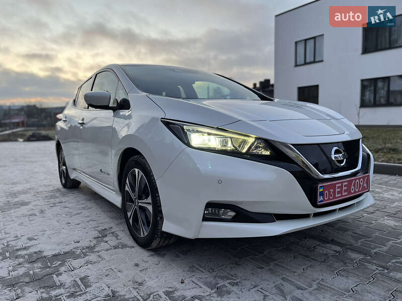 Хэтчбек Nissan Leaf 2018 в Ровно