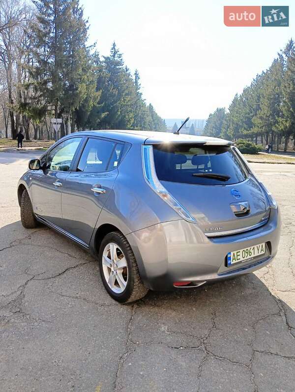 Хэтчбек Nissan Leaf 2013 в Кривом Роге
