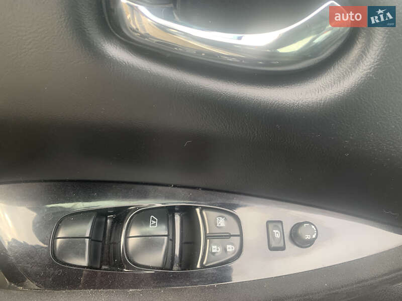 Хетчбек Nissan Leaf 2014 в Здолбуніві